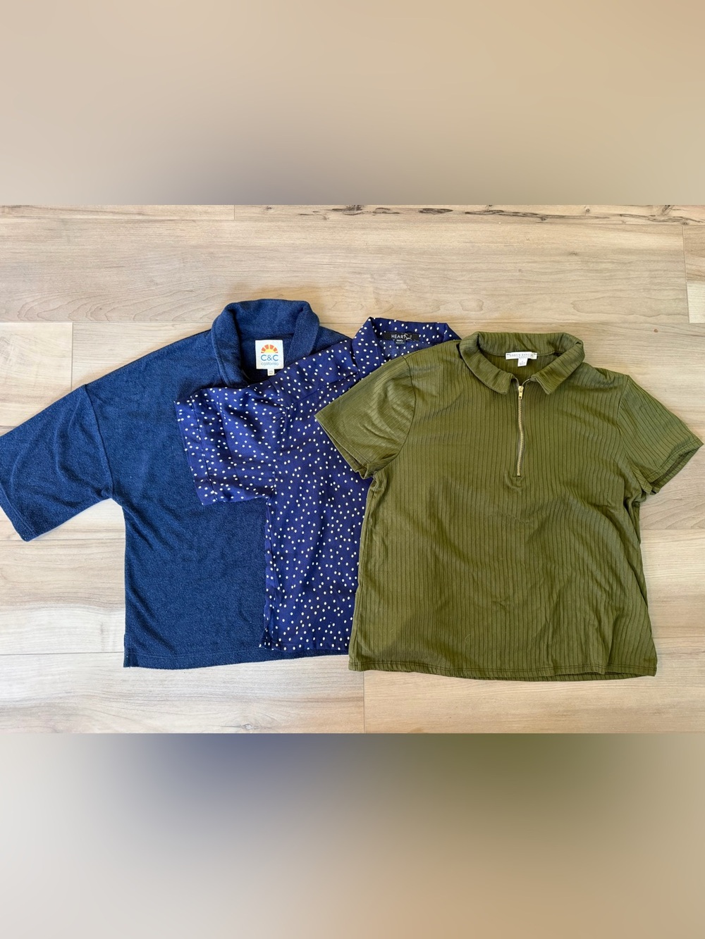 Woman’s 3 cropped tops with collars